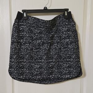 Black & White Patterned Women’s Skort. Med. Elastic Waste